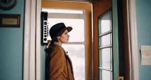 Comment ouvrir une porte claquée avec une simple radio ? Comment ouvrir une porte claquée avec une simple radio ?