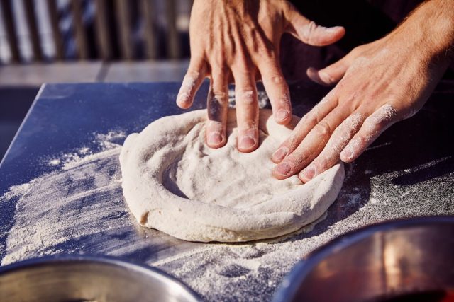 Comment réussir sa pâte à pizza avec de la levure fraîche ?
