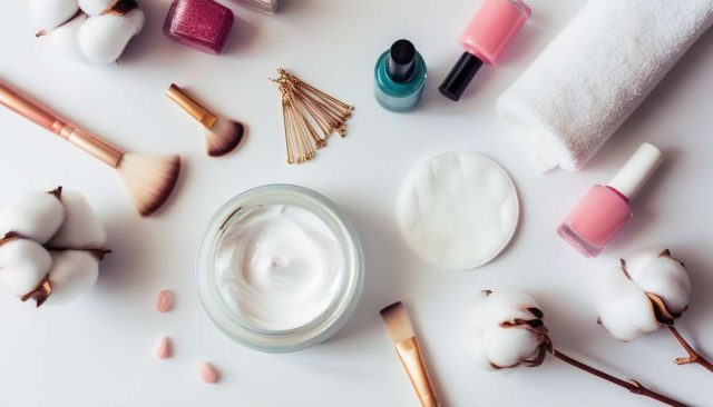 Comment enlever efficacement le vernis semi-permanent à la maison ?