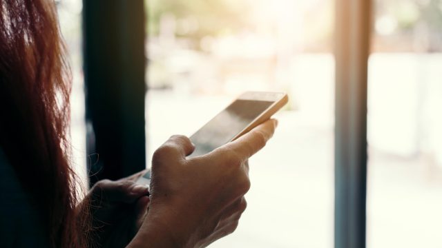 découvrez comment protéger vos finances face à la fraude téléphonique liée aux assurances. apprenez à identifier les arnaques, les signaux d'alerte et les meilleures pratiques pour sécuriser vos informations personnelles.