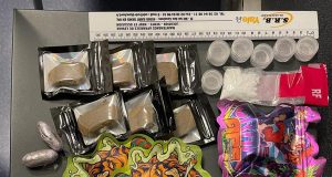 Normandie : un chauffard sous stupéfiants, roulant à 154 km/h sans assurance et avec des pneus lisses, enchaîne les infractions un chauffard en normandie pris en flagrant délit de conduite sous stupéfiants, mettant en danger la sécurité routière.