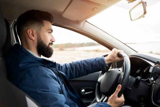 Assurance auto : le prix élevé qui pousse certains Français à rouler hors la loi découvrez comment les prix élevés de l'assurance auto incitent certains conducteurs à enfreindre la loi, avec un impact sur la sécurité et la réglementation routière.