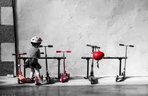 Trottinettes électriques, vélos et autres moyens de déplacement : quelle assurance est vraiment nécessaire ? découvrez nos offres d'assurance adaptées pour trottinettes et vélos, protégez votre moyen de déplacement en toute sérénité avec des garanties complètes et un service dédié.