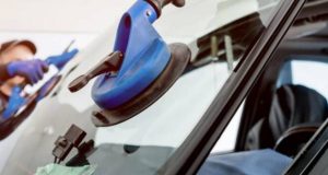 Changer son pare-brise pour se faire plaisir : le cadeau illusoire qui pèse lourd sur le portefeuille des assurés découvrez pourquoi changer un pare-brise peut devenir un plaisir coûteux pour les assurés et comment bien gérer cette réparation automobile.