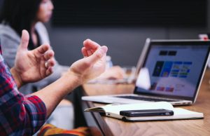 Crans-Montana en deuil : l’assureur Axa reconnaît une indemnisation « insuffisante » pour les victimes du drame découvrez comment axa reconnaît une indemnisation insuffisante suite à un sinistre à crans-montana et les recours possibles pour les assurés concernés.