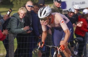 Vuelta féminine : Lotte Kopecky cède le triomphe au sprint à sa coéquipière Mischa Bredewold dans une course haletante lors de la vuelta féminine, lotte kopecky a cédé la victoire à mischa bredewold dans une course intense et pleine de suspense.