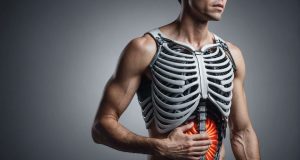 Pourquoi ressentez-vous une douleur sous la côte droite en appuyant ? Pourquoi ressentez-vous une douleur sous la côte droite en appuyant ?