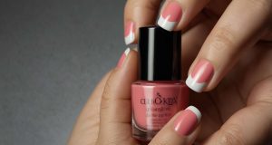 Comment enlever facilement le vernis semi-permanent chez soi ? Comment enlever facilement le vernis semi-permanent chez soi ?