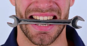 Pourquoi ai-je un goût métallique dans la bouche : causes et solutions ? Pourquoi ai-je un goût métallique dans la bouche : causes et solutions ?