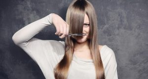 Comment réussir à se couper les cheveux soi-même sans se rater ? Comment réussir à se couper les cheveux soi-même sans se rater ?
