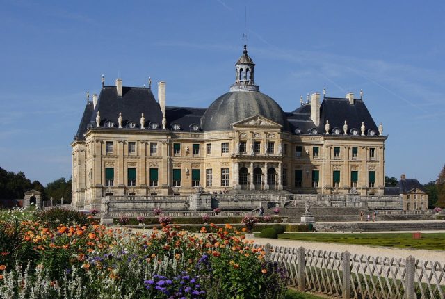 Où se trouve le château de Montmirail du film "Les Visiteurs" ?