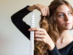 Combien de centimètres vos cheveux poussent-ils par mois ? Combien de centimètres vos cheveux poussent-ils par mois ?