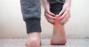 Comment soulager une épine calcanéenne avec des remèdes de grand-mère efficaces ? Comment soulager une épine calcanéenne avec des remèdes de grand-mère efficaces ?