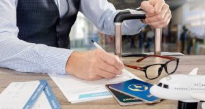 L’assurance voyage face aux défis géopolitiques : une évolution vers des options haut de gamme découvrez l'assurance voyage géopolitique, une couverture essentielle pour protéger vos déplacements à l'étranger en cas de troubles politiques ou de conflits. assurez-vous une tranquillité d'esprit lors de vos voyages avec une protection adaptée aux enjeux géopolitiques actuels.