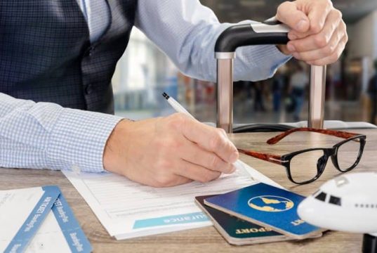 L’assurance voyage face aux défis géopolitiques : une évolution vers des options haut de gamme découvrez l'assurance voyage géopolitique, une couverture essentielle pour protéger vos déplacements à l'étranger en cas de troubles politiques ou de conflits. assurez-vous une tranquillité d'esprit lors de vos voyages avec une protection adaptée aux enjeux géopolitiques actuels.