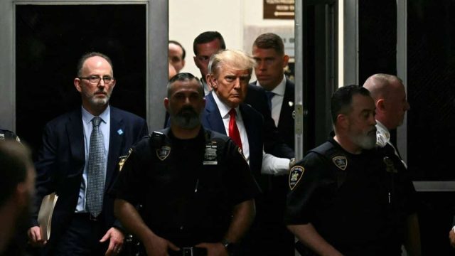 découvrez les implications des politiques de donald trump sur les tarifs d'assurance. analyse des changements majeurs et de leur impact sur les consommateurs et le secteur de l'assurance.