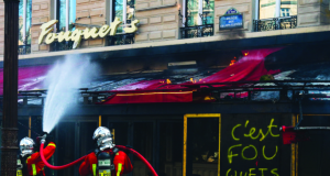 Le rapport 2025 de la CNUCED met en lumière l’importance de l’assurance contre les risques politiques pour sécuriser les investissements internationaux découvrez tout sur l'assurance risques politiques en 2025 : définitions, garanties, conseils pour protéger votre entreprise face à l'instabilité politique et sécuriser vos investissements à l'international.