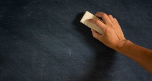 Zurich Insurance efface la dette de 300 millions de dollars contractée en 2015 découvrez comment un effacement de dette de 300 millions de dollars a été réalisé à zurich. analyse des enjeux, des acteurs impliqués et de l'impact économique pour la ville et ses habitants.