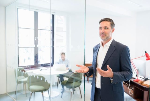 découvrez les démarches, enjeux juridiques et conséquences d’une destitution de directeur dans le secteur de l’assurance. tout ce qu’il faut savoir sur la révocation d’un dirigeant d’assurance.