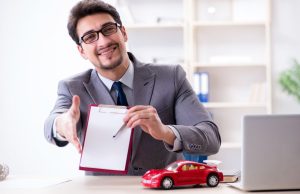 Assurance auto : RTL dévoile 3 astuces incontournables pour alléger votre facture malgré la hausse des tarifs découvrez 3 astuces efficaces pour réduire votre facture d'assurance auto et économiser tout en restant bien couvert.
