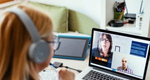 Le télétravail : votre assurance habitation vous protège-t-elle ? découvrez comment le télétravail impacte votre assurance habitation et quelles garanties choisir pour être bien couvert chez vous.