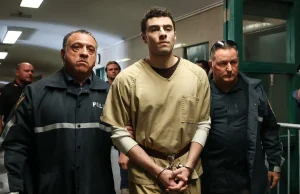 États-Unis : Luigi Mangione face au tribunal en septembre pour le meurtre d’un leader de l’assurance santé luigi mangione sera entendu au tribunal en septembre dans une affaire de meurtre. suivez les développements de ce procès judiciaire important.