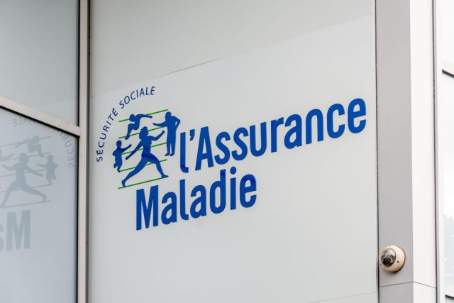 assurance maladie : info importante pour 500 000 français découvrez l'information essentielle sur l'assurance maladie qui concerne 500 000 français. restez informé pour mieux gérer votre couverture santé.