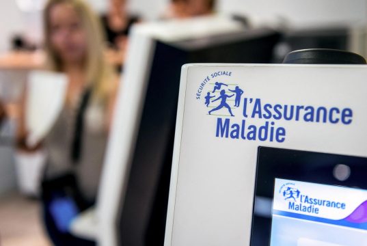 Attention : une nouvelle série de faux mails de l’Assurance Maladie cible les détenteurs de cartes Vitale expirant bientôt attention aux faux mails relatifs à l'assurance maladie et à la carte vitale expirante : découvrez comment les repérer et éviter les arnaques pour protéger vos informations personnelles.