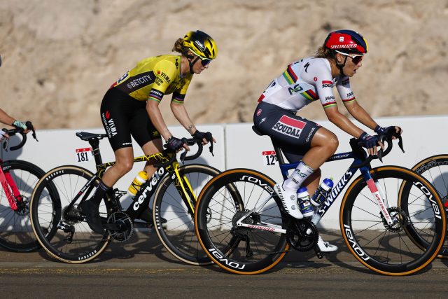 kim le court et ag insurance-soudal unissent leurs forces pour viser l'élite du cyclisme, ambitionnant des performances et succès de haut niveau.