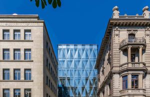 Zurich Insurance conclut un accord stratégique pour l’acquisition de l’australien ClearView zurich insurance renforce sa présence en australie avec l'acquisition stratégique de clearview, consolidant ses services d'assurance et solutions financières.