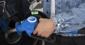 Rouler au bioéthanol sans boîtier : pannes, résiliation d’assurance et amendes au rendez-vous découvrez les risques liés à l'utilisation du bioéthanol sans boîtier, ses impacts sur la sécurité et les précautions à prendre pour une utilisation optimale.