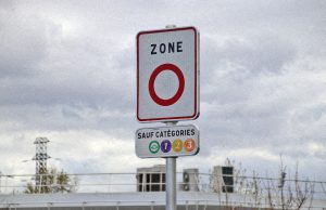 Suppression des ZFE : quelles conséquences pour les conducteurs ? découvrez les conséquences de la suppression des zones à faibles émissions (zfe) pour les conducteurs : impacts sur la circulation, la qualité de l'air et les réglementations en vigueur.