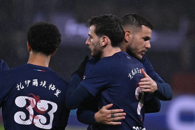 analyse complète de la performance des joueurs du psg face au bayern, avec un focus spécial sur kvaratskhelia.