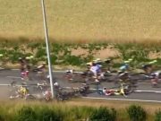 Après leur violente chute au Tour des Flandres, Marlen Reusser et Kim Le Court confrontées à des douleurs persistantes… reusser et le coureur court subissent les conséquences de leur chute lors du tour des flandres, impactant leurs performances dans cette course emblématique.