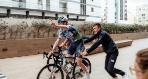 Flèche Wallonne : Tess Moerman évolue de l’équipe de développement à la formation AG Insurance-Soudal découvrez l'intégration de tess moerman à la formation ag insurance-soudal, renforçant l'équipe pour la prochaine saison.