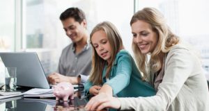 Livret, assurance-vie ou cryptomonnaies : quelle stratégie d’épargne privilégier pour l’avenir de vos enfants ?