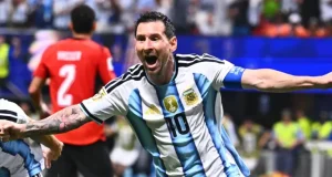 Messi lance un avertissement percutant : « L’Angleterre va me mettre KO », tandis que Joe Cole fait ses propres pronostics découvrez les déclarations surprenantes de messi qui prévient : « l'angleterre va me mettre ko ». analyse et réactions exclusives.